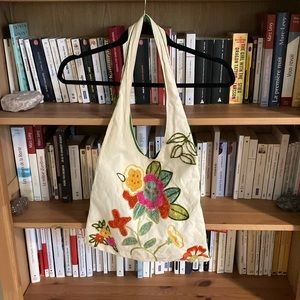 Hippie vintage tote bag with flower embroidery